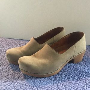 Dansko clogs size 38, fit closer to a 39 wide